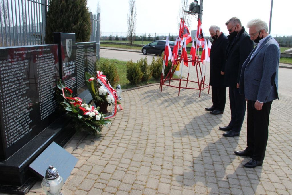 „Cześć ich pamięci” – miejskie obchody 81. rocznicy Zbrodni Katyńskiej