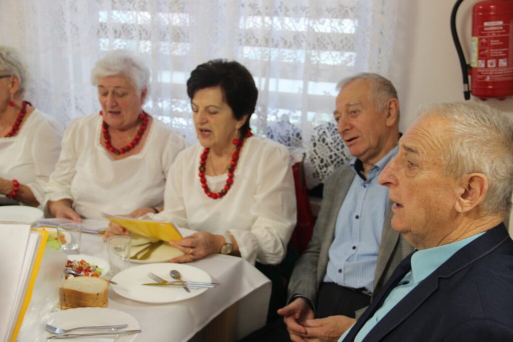 Klub Seniora w Zambrowie obchodził swoje święto 15.11.2022r. fot. Justyna Włodkowska - Kurpiewska