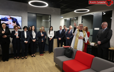 001 - Otwarcie nowej siedziby banku PKO BP  fot. J. Kurpiewska (43)