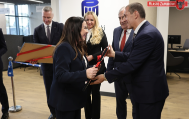 001 - Otwarcie nowej siedziby banku PKO BP  fot. J. Kurpiewska (33)