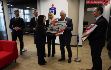 001 - Otwarcie nowej siedziby banku PKO BP  fot. J. Kurpiewska (30)