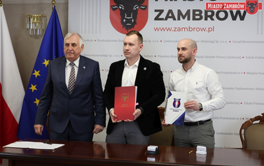 Zambr&oacute;w stawia na sport: Podpisanie um&oacute;w dotacyjnych ze stowarzyszeniami 8