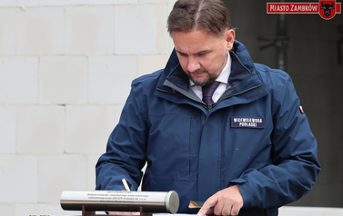 001 - symboliczne wmurowanie kamienia węgielnego ul. Magazynowa 8A 10 - 24.04.2026 r.  fot. J. Kurpiewska (60)