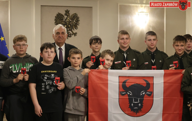 001 - Harcerze z ZHR z wizytą w urzędzie - 13.05.2026 r.  fot. J. Kurpiewska (13)