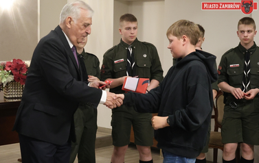 001 - Harcerze z ZHR z wizytą w urzędzie - 13.05.2026 r.  fot. J. Kurpiewska (10)