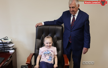 002 - Przedszkolaki z MP 1 z wizytą u Birmistrza 26.05.2026r. J. Kurpiewska (160)