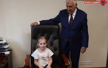 002 - Przedszkolaki z MP 1 z wizytą u Birmistrza 26.05.2026r. J. Kurpiewska (153)