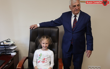 002 - Przedszkolaki z MP 1 z wizytą u Birmistrza 26.05.2026r. J. Kurpiewska (92)