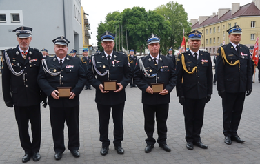 Powiatowe Obchody Dnia Strażaka w Zambrowie &mdash; Odznaczenia, Awanse i Wzruszające Chwile 19