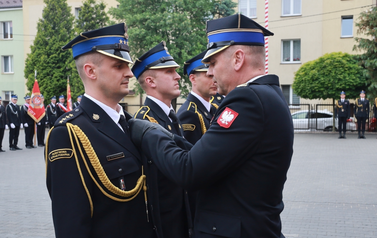 Powiatowe Obchody Dnia Strażaka w Zambrowie &mdash; Odznaczenia, Awanse i Wzruszające Chwile 46