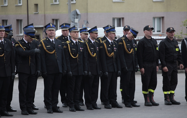 Powiatowe Obchody Dnia Strażaka w Zambrowie &mdash; Odznaczenia, Awanse i Wzruszające Chwile 91