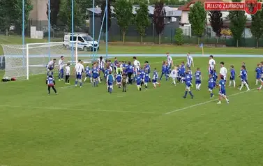 Piłkarskie Święto na Stadionie Miejskim &mdash; Olimpia Zambr&oacute;w żegna sezon z awansem do III Ligi! 1