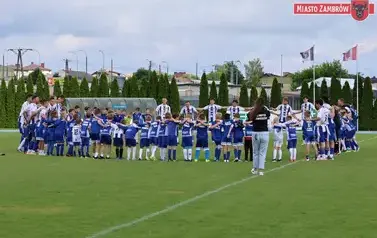 Piłkarskie Święto na Stadionie Miejskim &mdash; Olimpia Zambr&oacute;w żegna sezon z awansem do III Ligi! 10