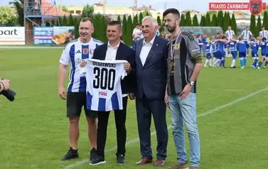 Piłkarskie Święto na Stadionie Miejskim &mdash; Olimpia Zambr&oacute;w żegna sezon z awansem do III Ligi! 11