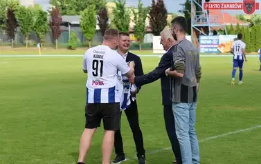 Piłkarskie Święto na Stadionie Miejskim &mdash; Olimpia Zambr&oacute;w żegna sezon z awansem do III Ligi! 12