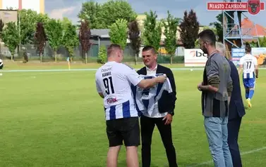 Piłkarskie Święto na Stadionie Miejskim &mdash; Olimpia Zambr&oacute;w żegna sezon z awansem do III Ligi! 13