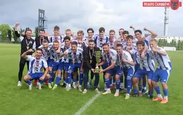 Piłkarskie Święto na Stadionie Miejskim &mdash; Olimpia Zambr&oacute;w żegna sezon z awansem do III Ligi! 15