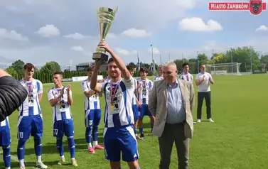 Piłkarskie Święto na Stadionie Miejskim &mdash; Olimpia Zambr&oacute;w żegna sezon z awansem do III Ligi! 20
