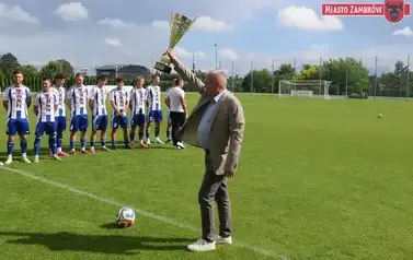 Piłkarskie Święto na Stadionie Miejskim &mdash; Olimpia Zambr&oacute;w żegna sezon z awansem do III Ligi! 22