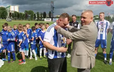 Piłkarskie Święto na Stadionie Miejskim &mdash; Olimpia Zambr&oacute;w żegna sezon z awansem do III Ligi! 28