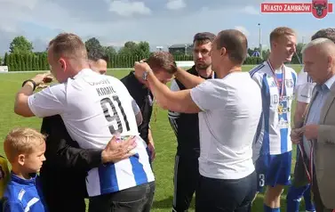 Piłkarskie Święto na Stadionie Miejskim &mdash; Olimpia Zambr&oacute;w żegna sezon z awansem do III Ligi! 32