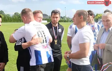 Piłkarskie Święto na Stadionie Miejskim &mdash; Olimpia Zambr&oacute;w żegna sezon z awansem do III Ligi! 33