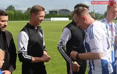 Piłkarskie Święto na Stadionie Miejskim &mdash; Olimpia Zambr&oacute;w żegna sezon z awansem do III Ligi! 37