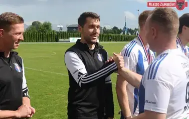 Piłkarskie Święto na Stadionie Miejskim &mdash; Olimpia Zambr&oacute;w żegna sezon z awansem do III Ligi! 38