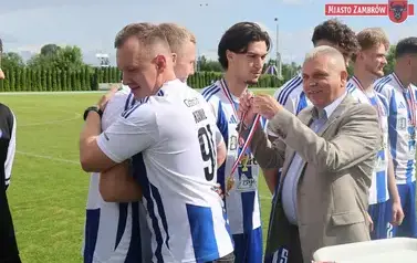 Piłkarskie Święto na Stadionie Miejskim &mdash; Olimpia Zambr&oacute;w żegna sezon z awansem do III Ligi! 39