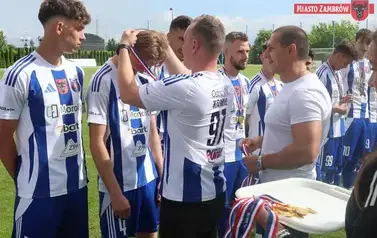 Piłkarskie Święto na Stadionie Miejskim &mdash; Olimpia Zambr&oacute;w żegna sezon z awansem do III Ligi! 44