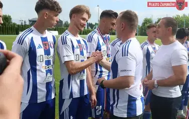 Piłkarskie Święto na Stadionie Miejskim &mdash; Olimpia Zambr&oacute;w żegna sezon z awansem do III Ligi! 45