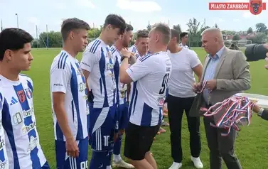 Piłkarskie Święto na Stadionie Miejskim &mdash; Olimpia Zambr&oacute;w żegna sezon z awansem do III Ligi! 53