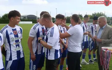 Piłkarskie Święto na Stadionie Miejskim &mdash; Olimpia Zambr&oacute;w żegna sezon z awansem do III Ligi! 62
