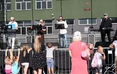 Letnia Estrada przy Szkole Podstawowej nr 3 71