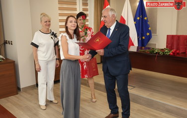 Uroczyste Wręczenie Akt&oacute;w Awansu Zawodowego Nauczycieli w Zambrowie 16