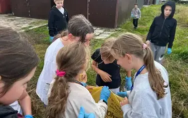 1000045799