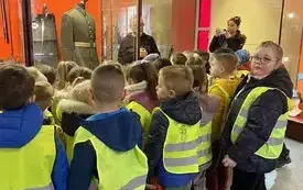Galeria aktualności Wizyta Przedszkolak&oacute;w z MP3 w Regionalnej Izbie Historycznej MOK w Zambrowie 11