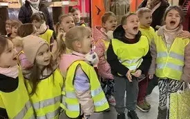 Galeria aktualności Wizyta Przedszkolak&oacute;w z MP3 w Regionalnej Izbie Historycznej MOK w Zambrowie 15