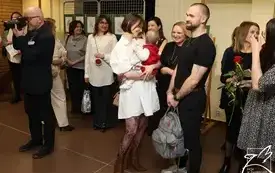 Galeria aktualności Wernisaż wystawy Anny Kochańskiej &bdquo;Poza spojrzeniem&rdquo; w Galerii Labirynt 38