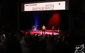 Galeria aktualności Antek Smykiewicz zaśpiewał z okazji Dnia Kobiet 2