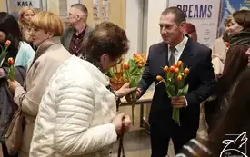 Galeria aktualności Antek Smykiewicz zaśpiewał z okazji Dnia Kobiet 55