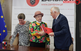 Wsparcie dla lokalnych inicjatyw: Podpisanie um&oacute;w z organizacjami pozarządowymi w Zambrowie 8