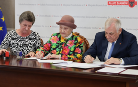 Wsparcie dla lokalnych inicjatyw: Podpisanie um&oacute;w z organizacjami pozarządowymi w Zambrowie 9