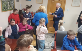 Wizyta uczni&oacute;w z SP nr 3 w Urzędzie Miasta Zambr&oacute;w 12