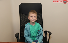Mali goście w Urzędzie Miasta Zambr&oacute;w - Dzieci z Miejskiego Przedszkola nr 5 z wizytą u Burmistrza 9