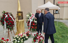 Miasto Zambr&oacute;w oddało hołd abp. J&oacute;zefowi Michalikowi &mdash; delegacja na pogrzebie w Bazylice Archikatedralnej w Przemyślu 1