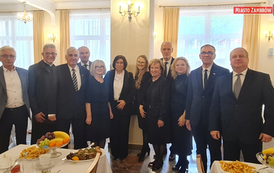 Miasto Zambr&oacute;w oddało hołd abp. J&oacute;zefowi Michalikowi &mdash; delegacja na pogrzebie w Bazylice Archikatedralnej w Przemyślu 3