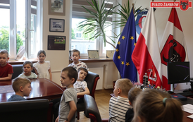 002 - Przedszkolaki z MP 1 z wizytą u Birmistrza 26.05.2026r. J. Kurpiewska (49)