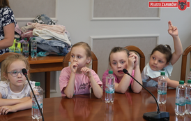 002 - Przedszkolaki z MP 1 z wizytą u Birmistrza 26.05.2026r. J. Kurpiewska (17)