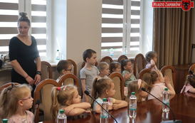 002 - Przedszkolaki z MP 1 z wizytą u Birmistrza 26.05.2026r. J. Kurpiewska (11)